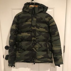 Aritzia tna super puff down jacket